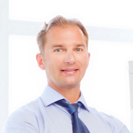 Jon Toral, Finanzberater bei Finanzi